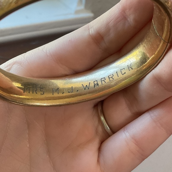 Antique Carved Gold Tone Engraved Bangle Bracelet - Picture 8 of 11